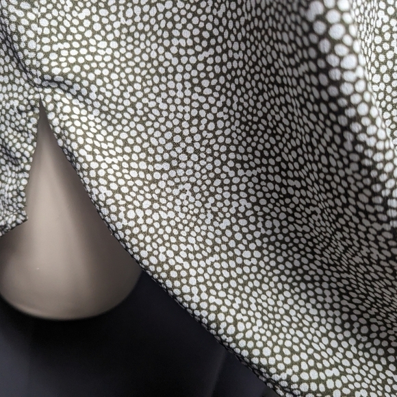 Liz Claiborne Chiffon Sleeveless V Neck Top Sz L - Picture 6 of 11